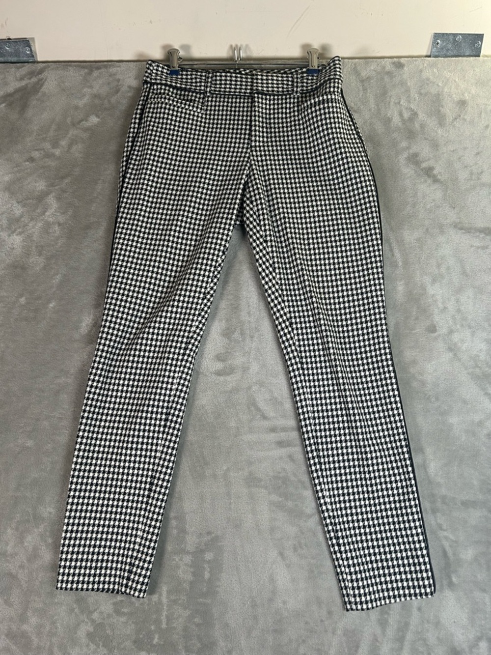 Banana Republic Black & White Houndstooth Straight-Leg Pants - Picture 3 of 11